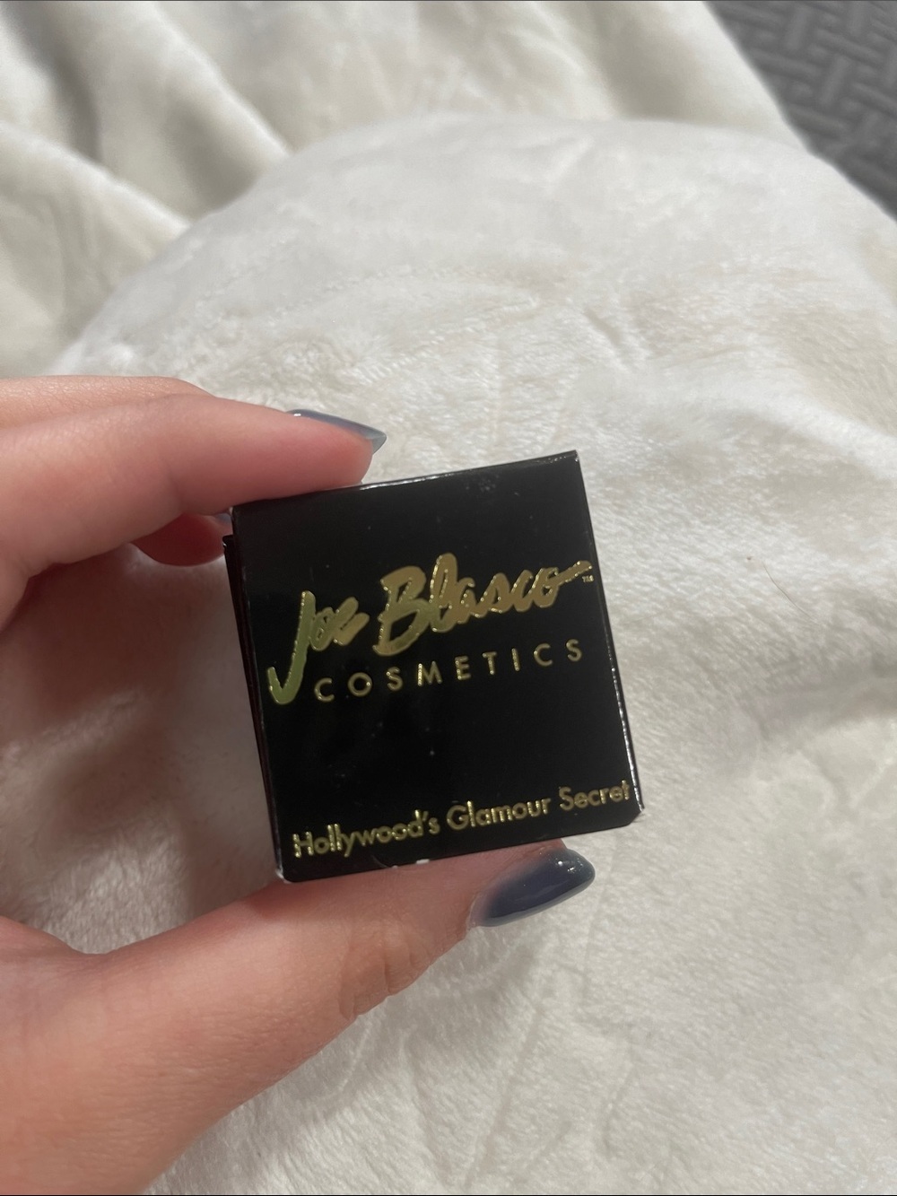 Black Eyeshadow Compact - Classic Black Finish